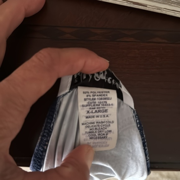 Self esteem top. Excellent condition. Extra large. - Picture 7 of 7